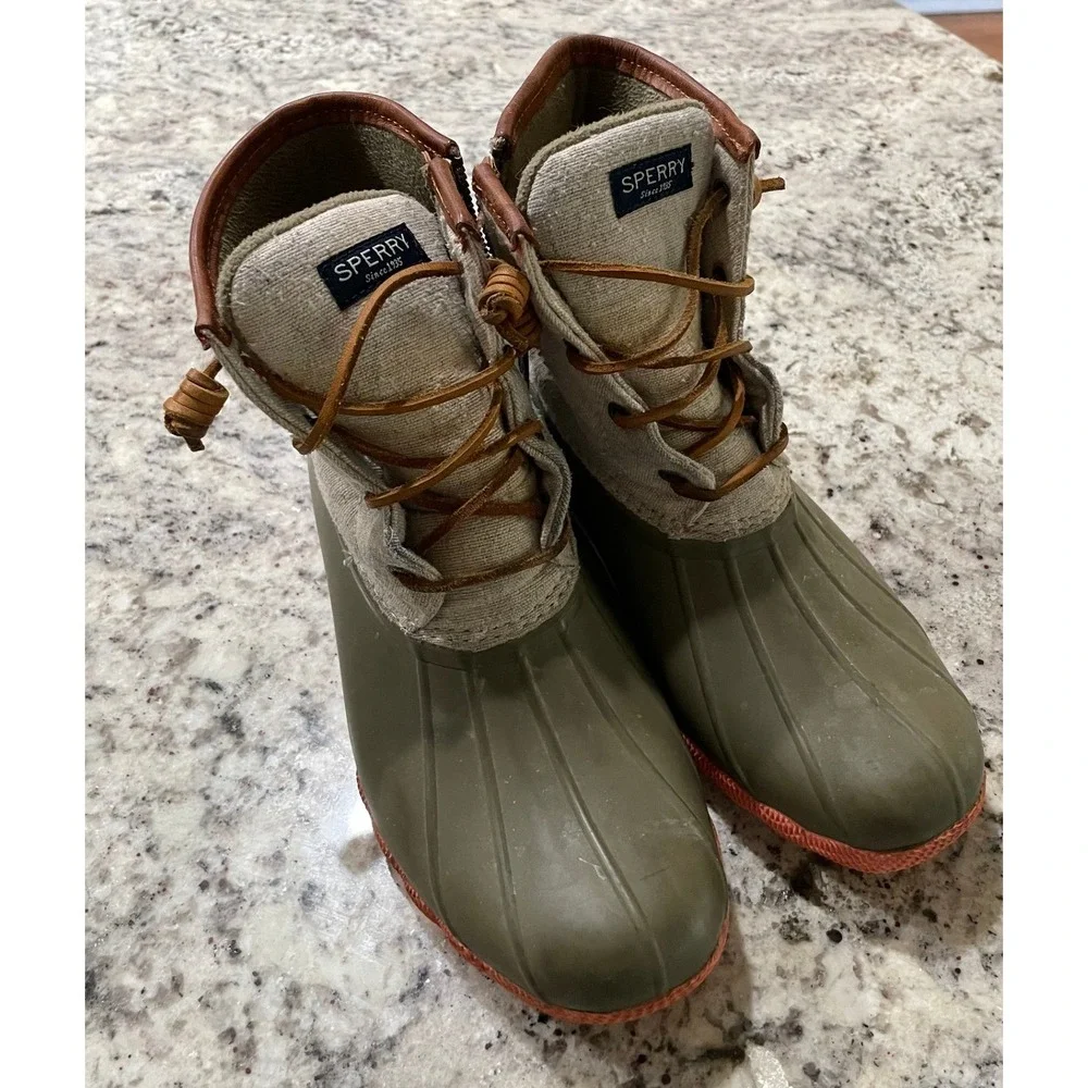 Sperry Saltwater Duck Boots Olive Green Tan Coral STS95346 Womens 9M